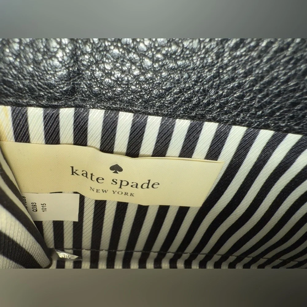 Kate Spade Continental Pebbled Leather Wallet in Black